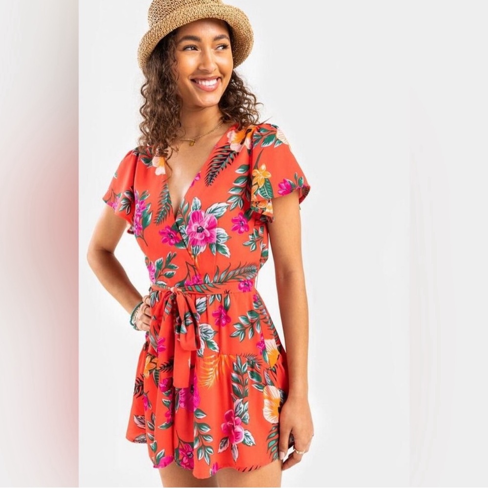 NWT Francesca’s Brandlee Tropical Surplus Romper‎